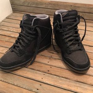 Nike wedge sneaker NEW size 8.5